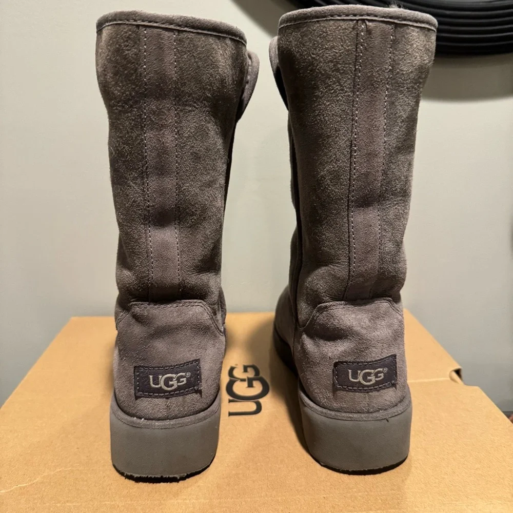 UGG Women's Amie Gray Suede & Fur Boots! Folds down! 7